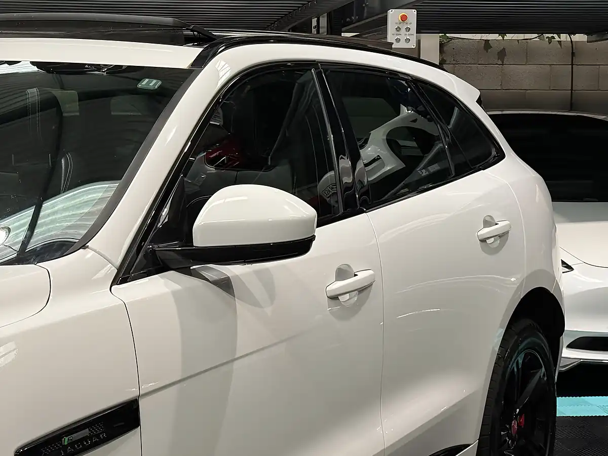 Used 2018 Jaguar F-Pace R-Sport White - Interior and Exterior details 12