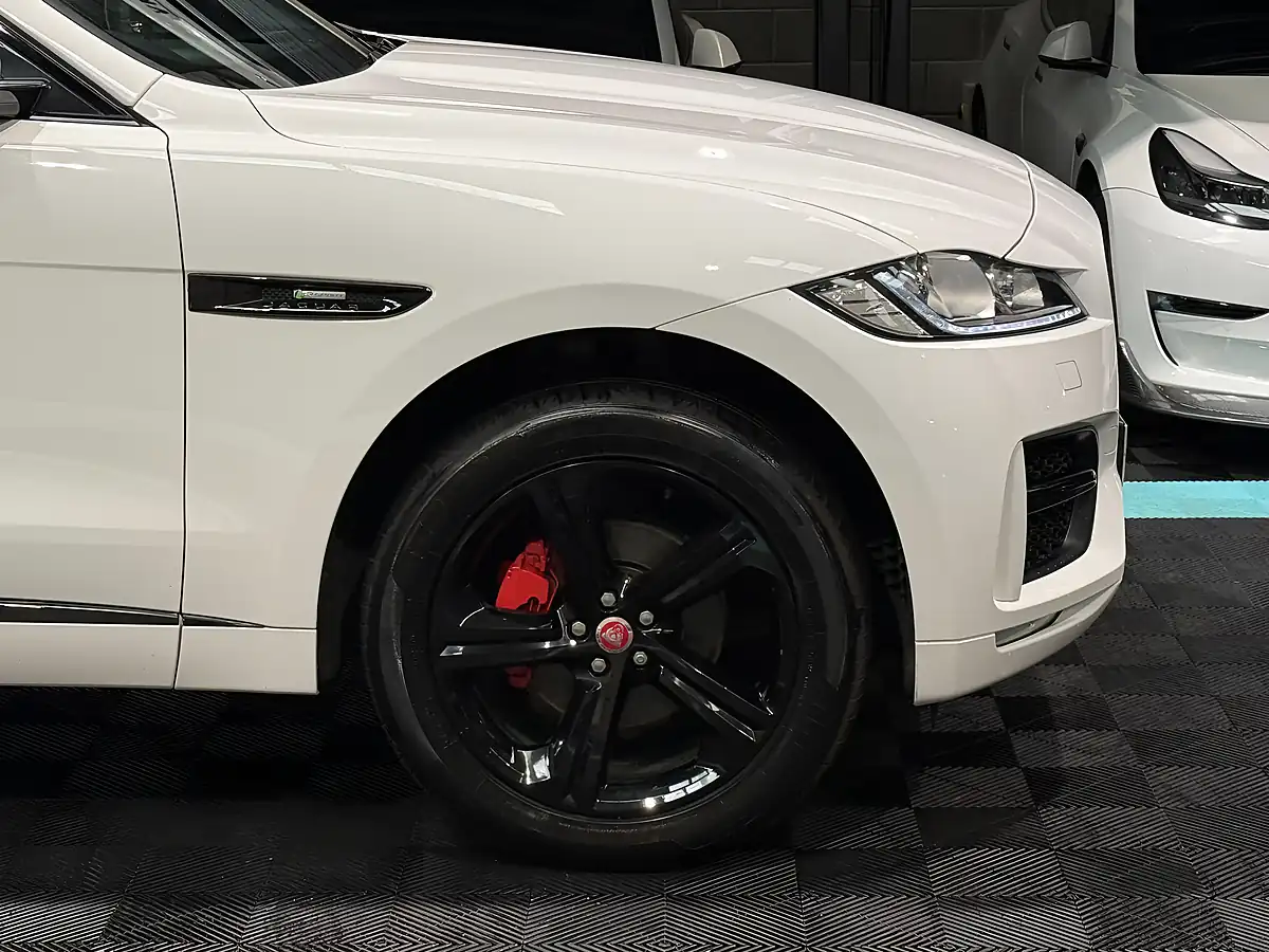 Used 2018 Jaguar F-Pace R-Sport White - Interior and Exterior details 13