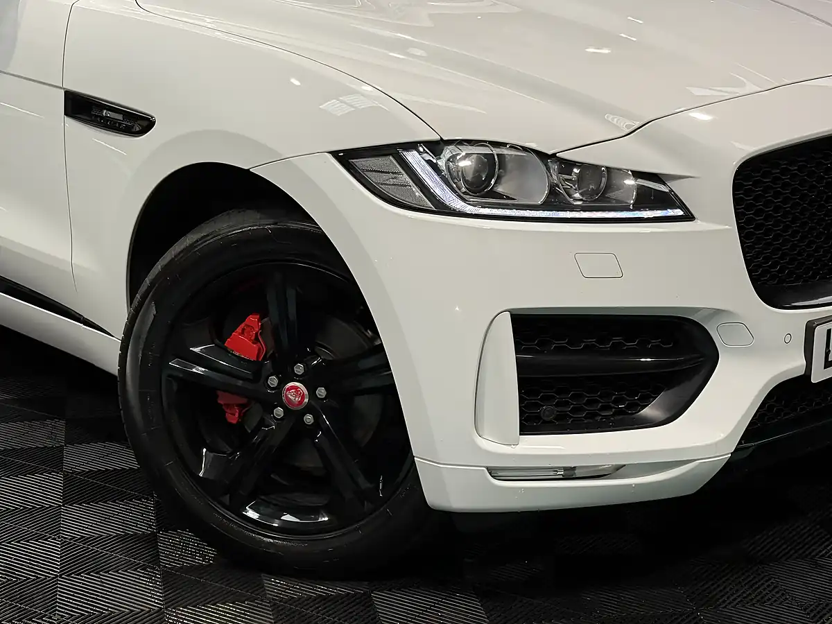 Used 2018 Jaguar F-Pace R-Sport White - Interior and Exterior details 15