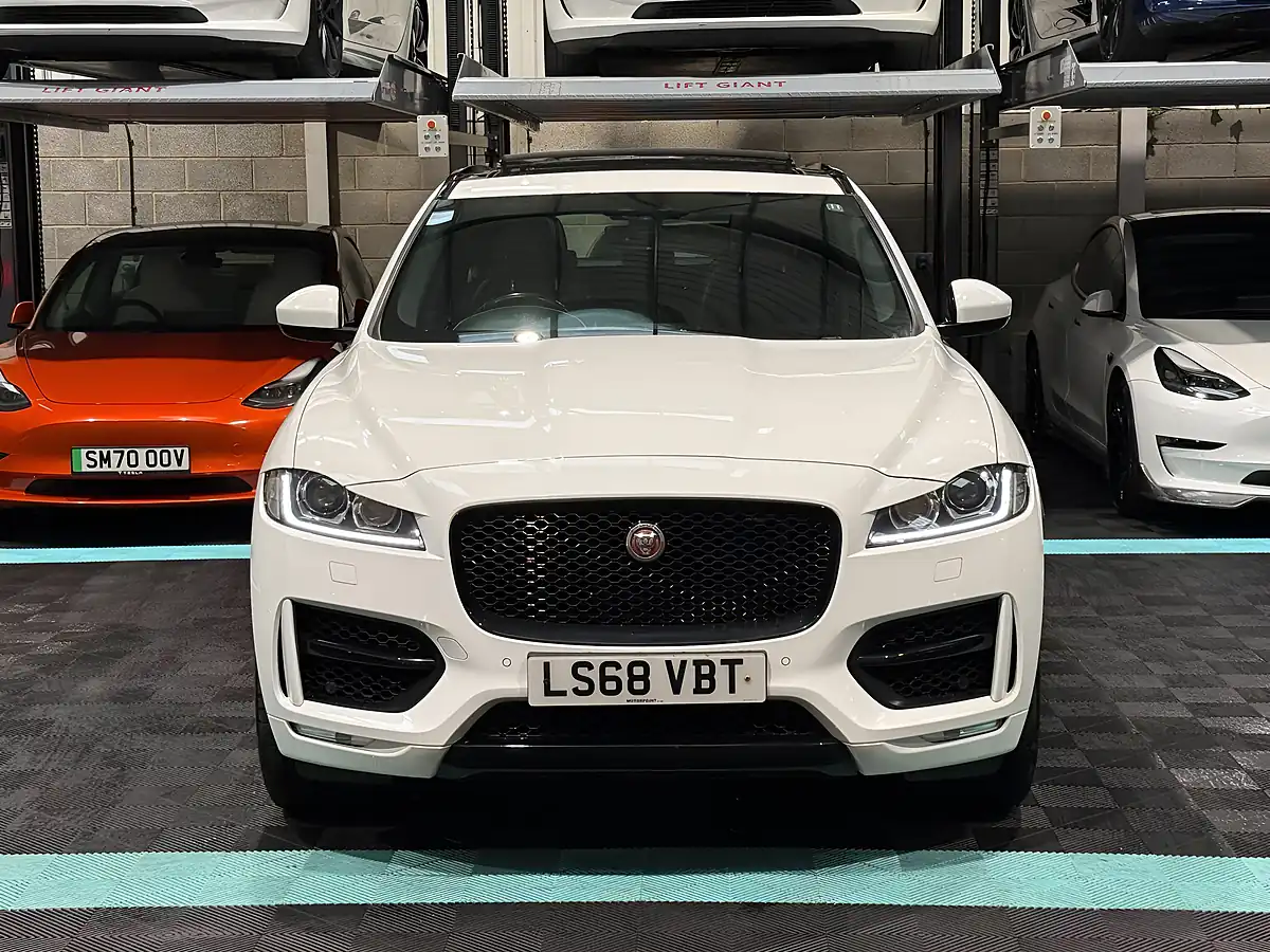 Used 2018 Jaguar F-Pace R-Sport White - Interior and Exterior details 4