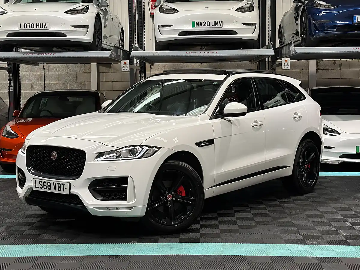 Used 2018 Jaguar F-Pace R-Sport White - Interior and Exterior details 5