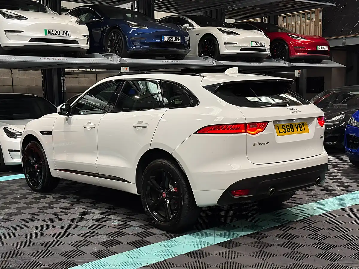 Used 2018 Jaguar F-Pace R-Sport White - Interior and Exterior details 7