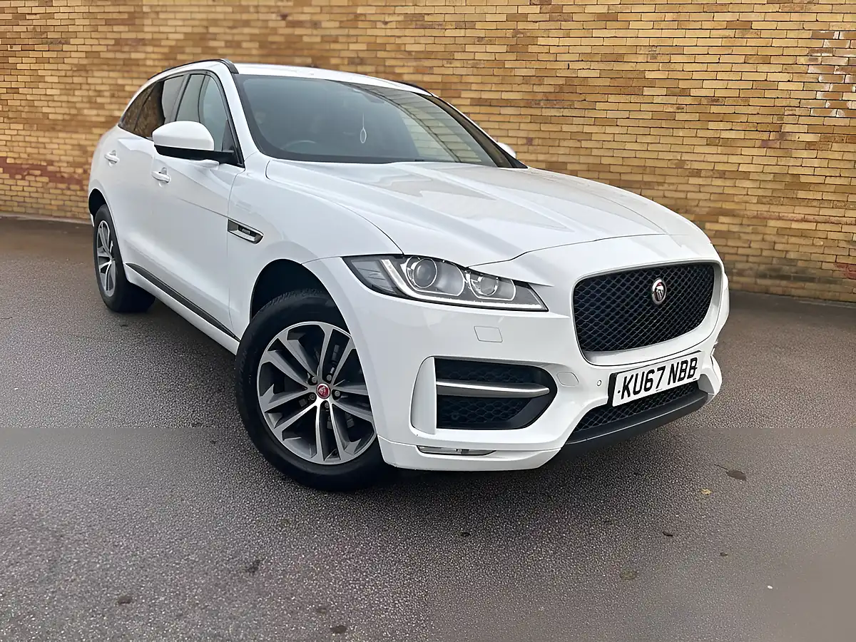 Used 2018 Jaguar F-Pace R-Sport White - Front View