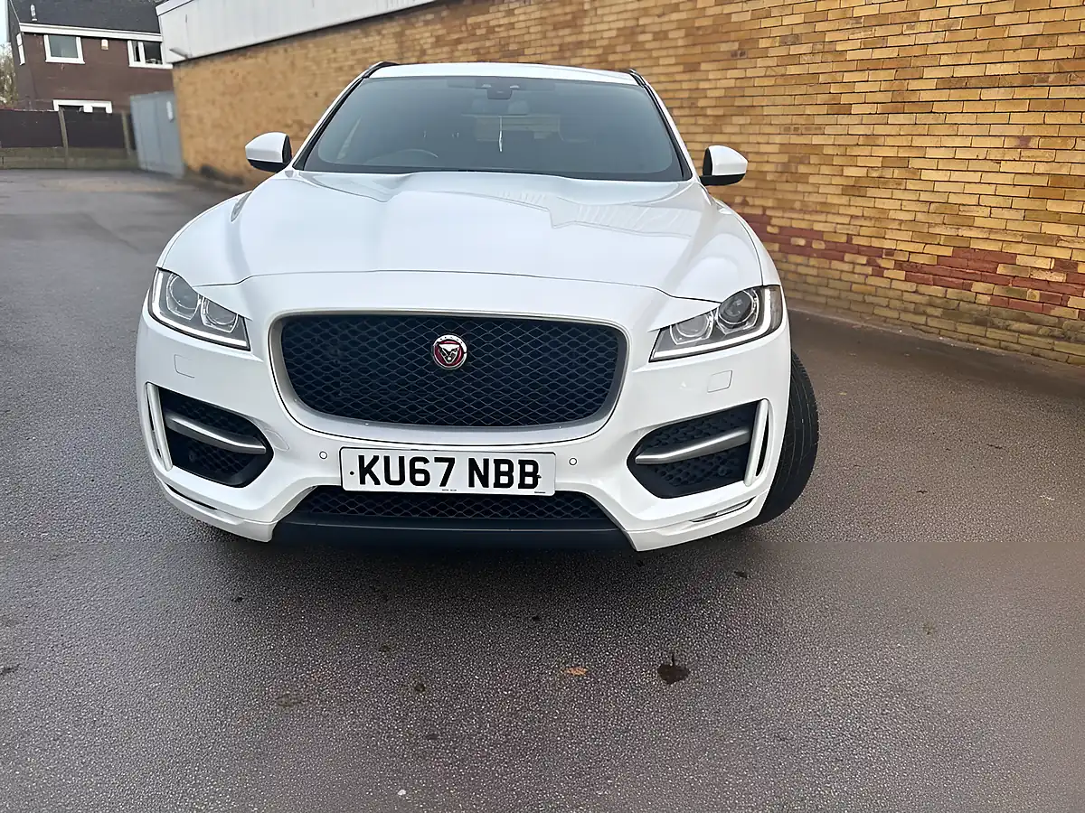Used 2018 Jaguar F-Pace R-Sport White - Interior and Exterior details 3