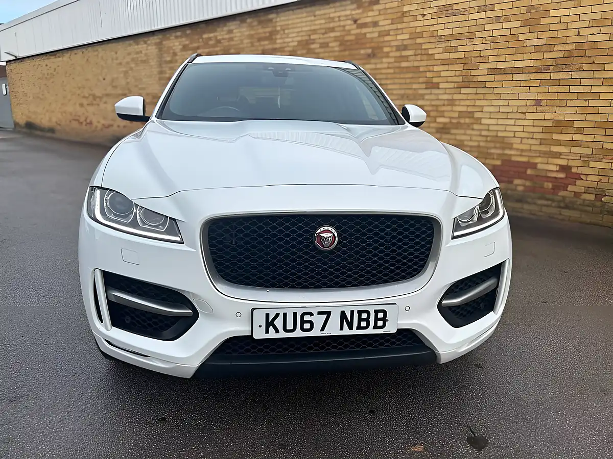 Used 2018 Jaguar F-Pace R-Sport White - Interior and Exterior details 5