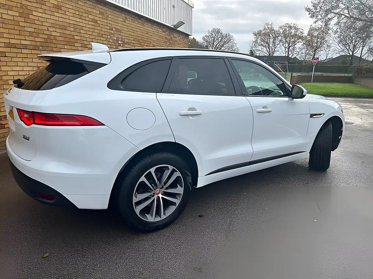 Used 2018 Jaguar F-Pace R-Sport White - Interior and Exterior details 9