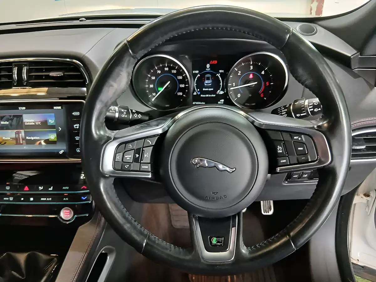 Used 2018 Jaguar F-Pace R-Sport White - Interior and Exterior details 11