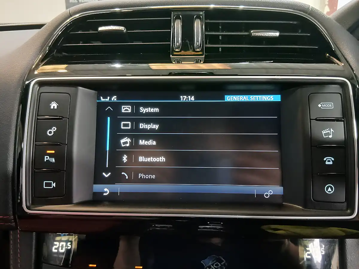 Used 2018 Jaguar F-Pace R-Sport White - Interior and Exterior details 16