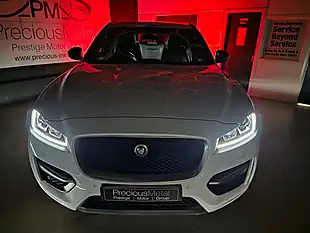 Used 2018 Jaguar F-Pace R-Sport White - Interior and Exterior details 10