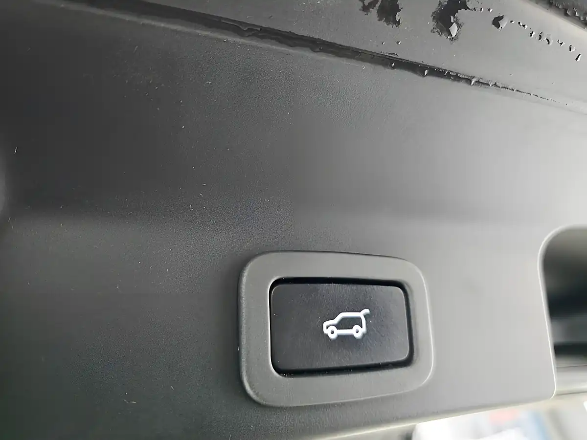Used 2018 Jaguar F-Pace R-Sport White - Interior and Exterior details 13