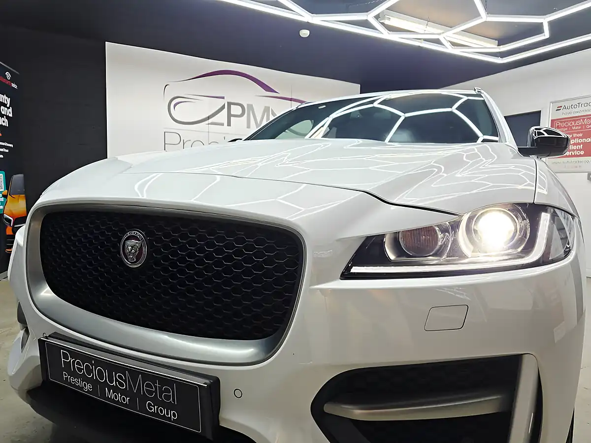 Used 2018 Jaguar F-Pace R-Sport White - Interior and Exterior details 20