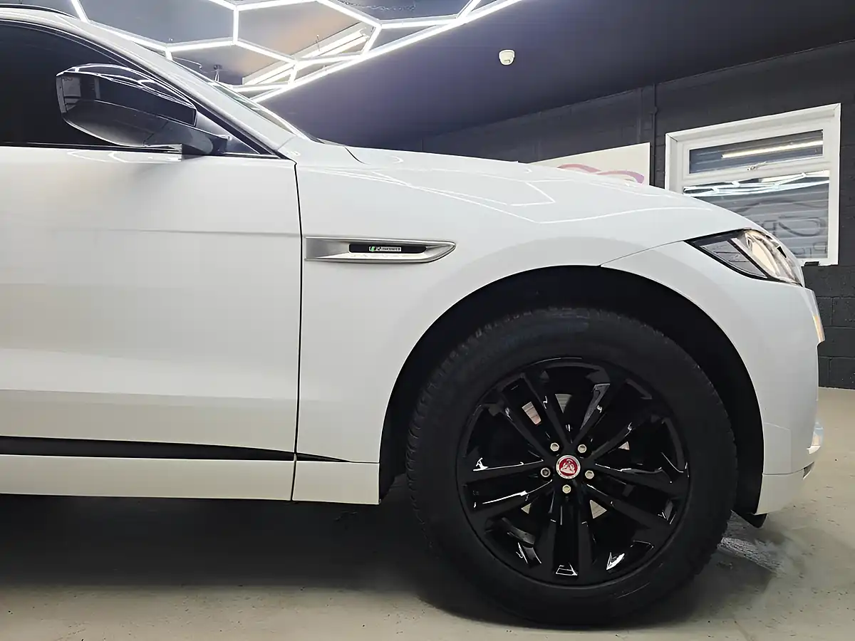 Used 2018 Jaguar F-Pace R-Sport White - Interior and Exterior details 7