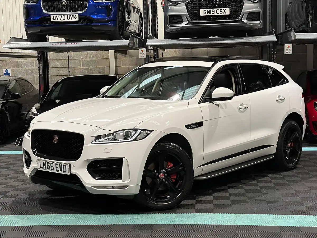 Used 2018 Jaguar F-Pace R-Sport White - Interior and Exterior details 5