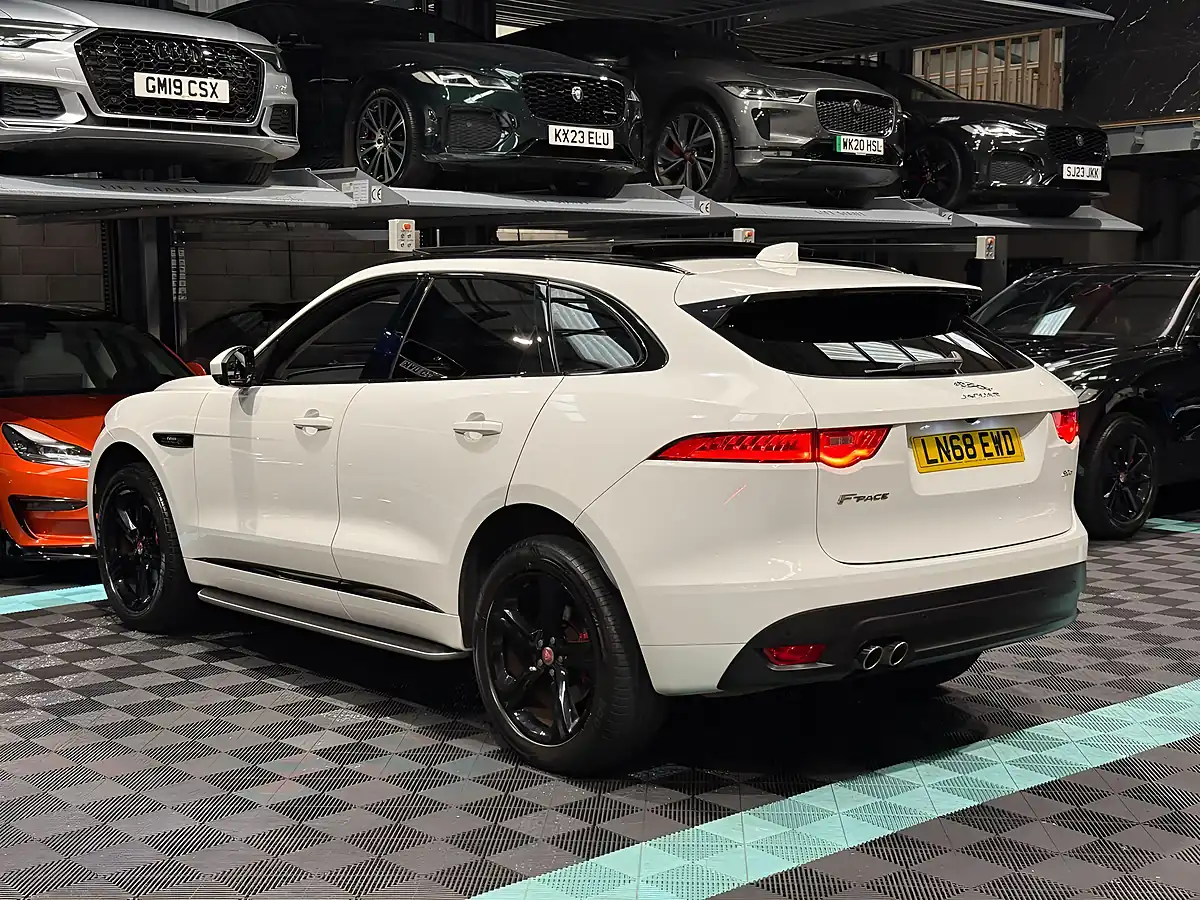 Used 2018 Jaguar F-Pace R-Sport White - Interior and Exterior details 7