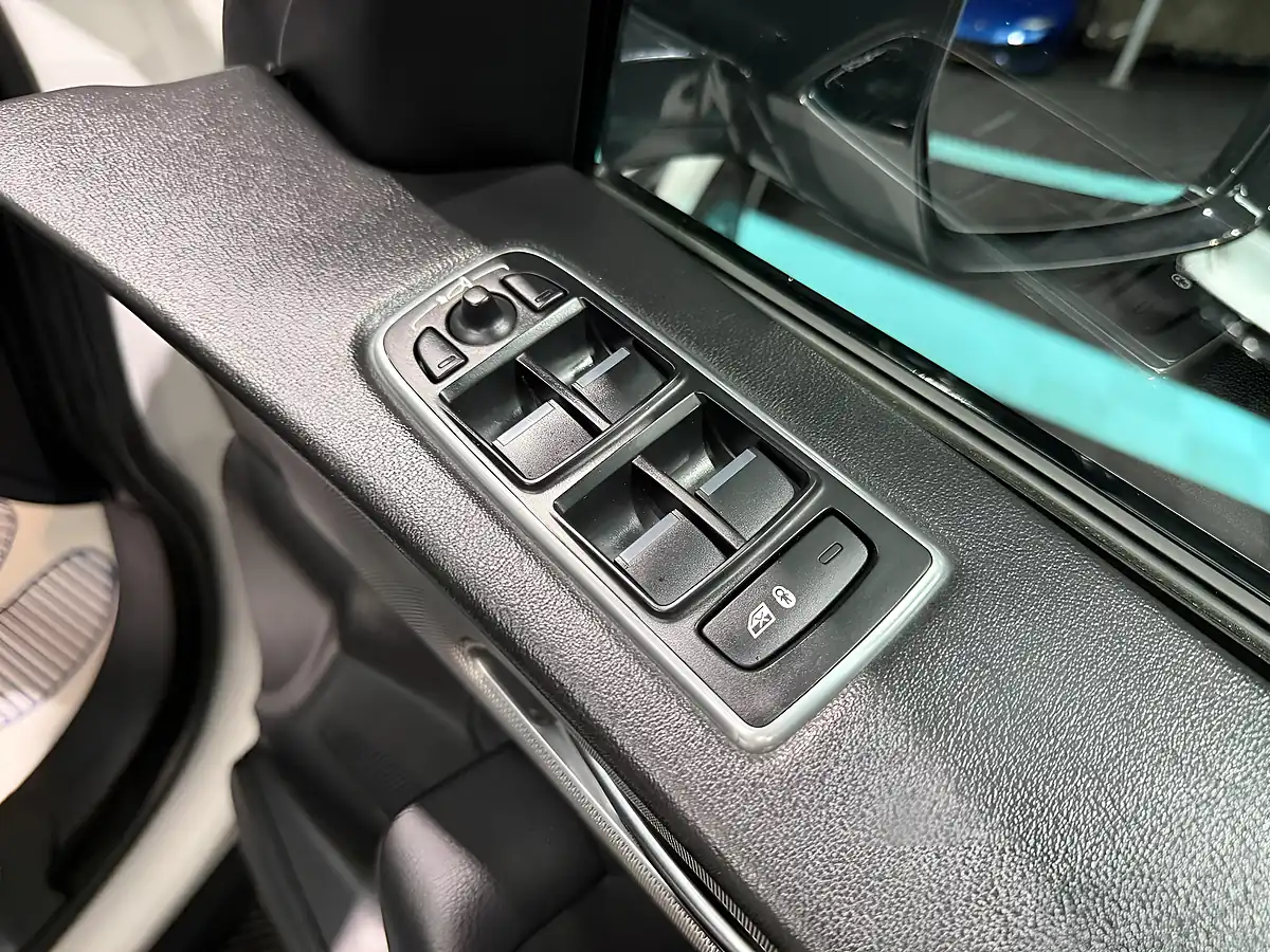 Used 2018 Jaguar F-Pace S White - Interior and Exterior details 16