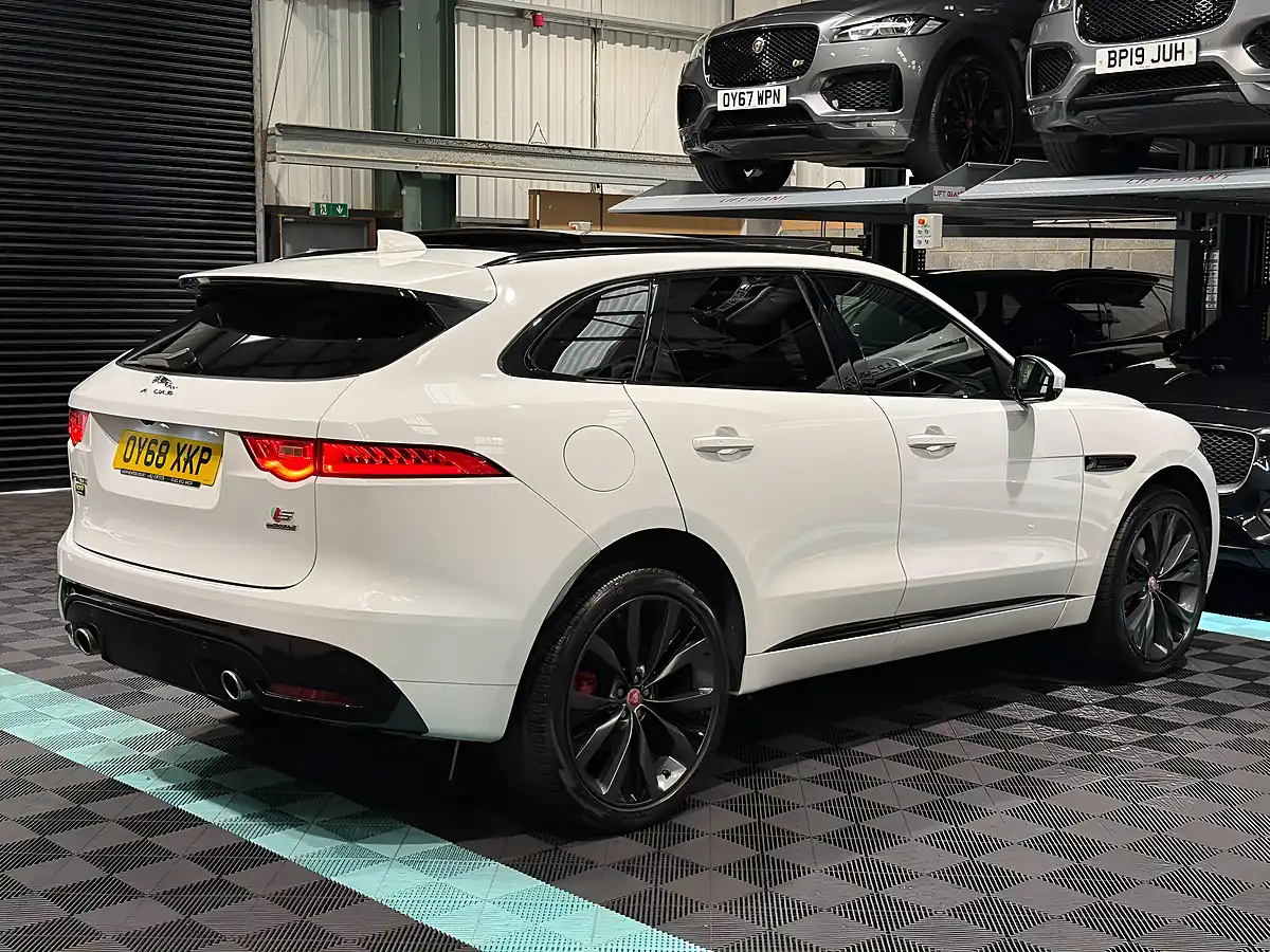 Used 2018 Jaguar F-Pace S White - Interior and Exterior details 9