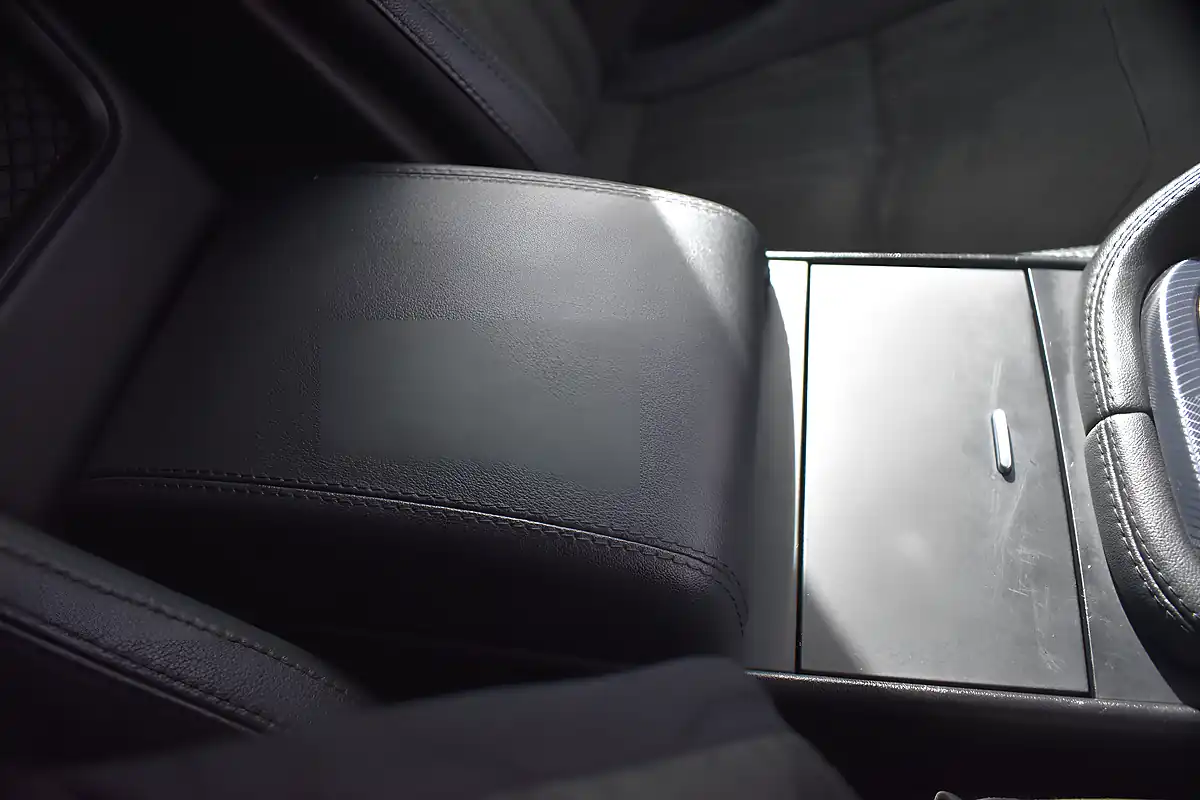 Used 2018 Jaguar F-Type R-Dynamic Ultra Blue - Interior and Exterior details 17