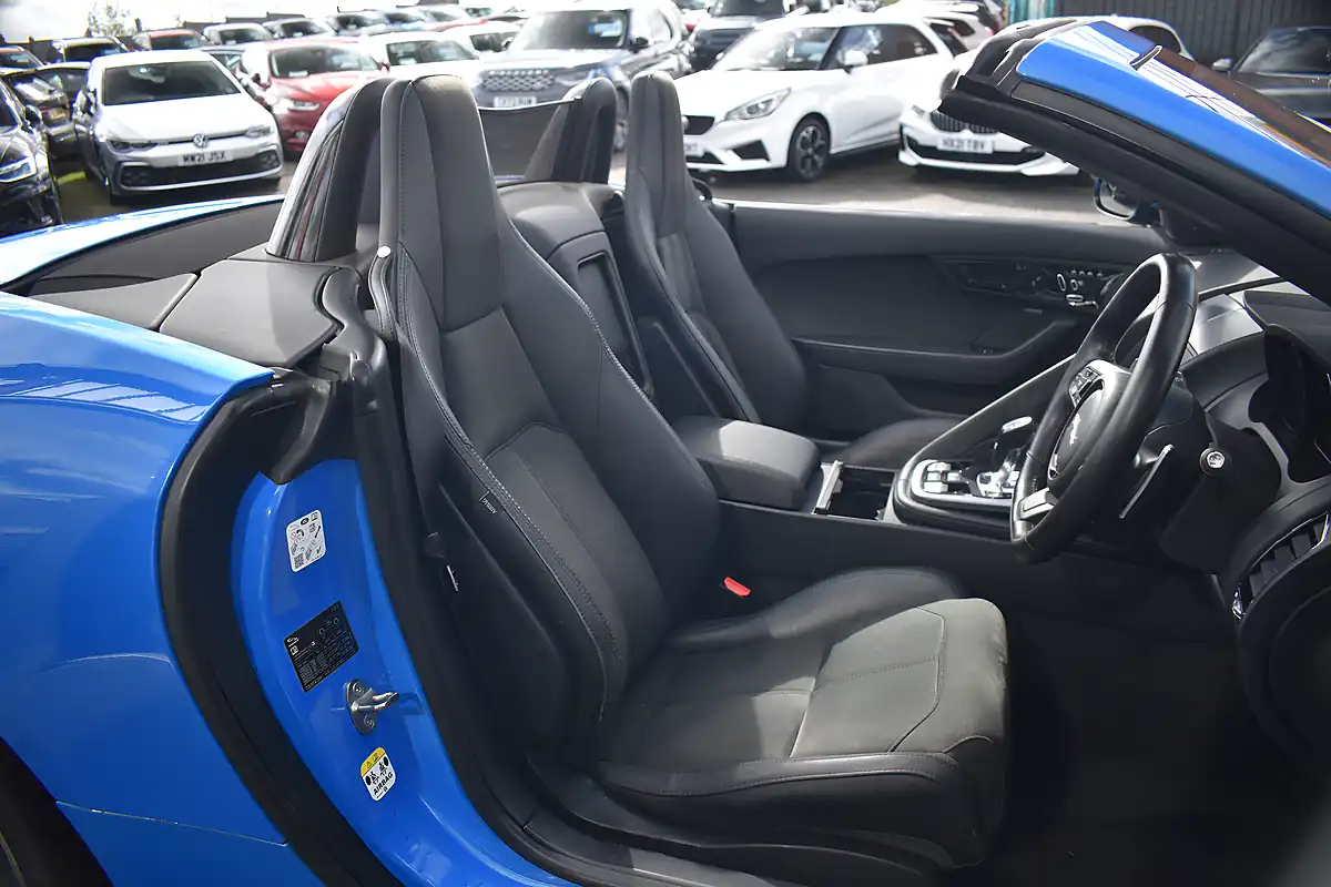 Used 2018 Jaguar F-Type R-Dynamic Ultra Blue - Interior and Exterior details 7