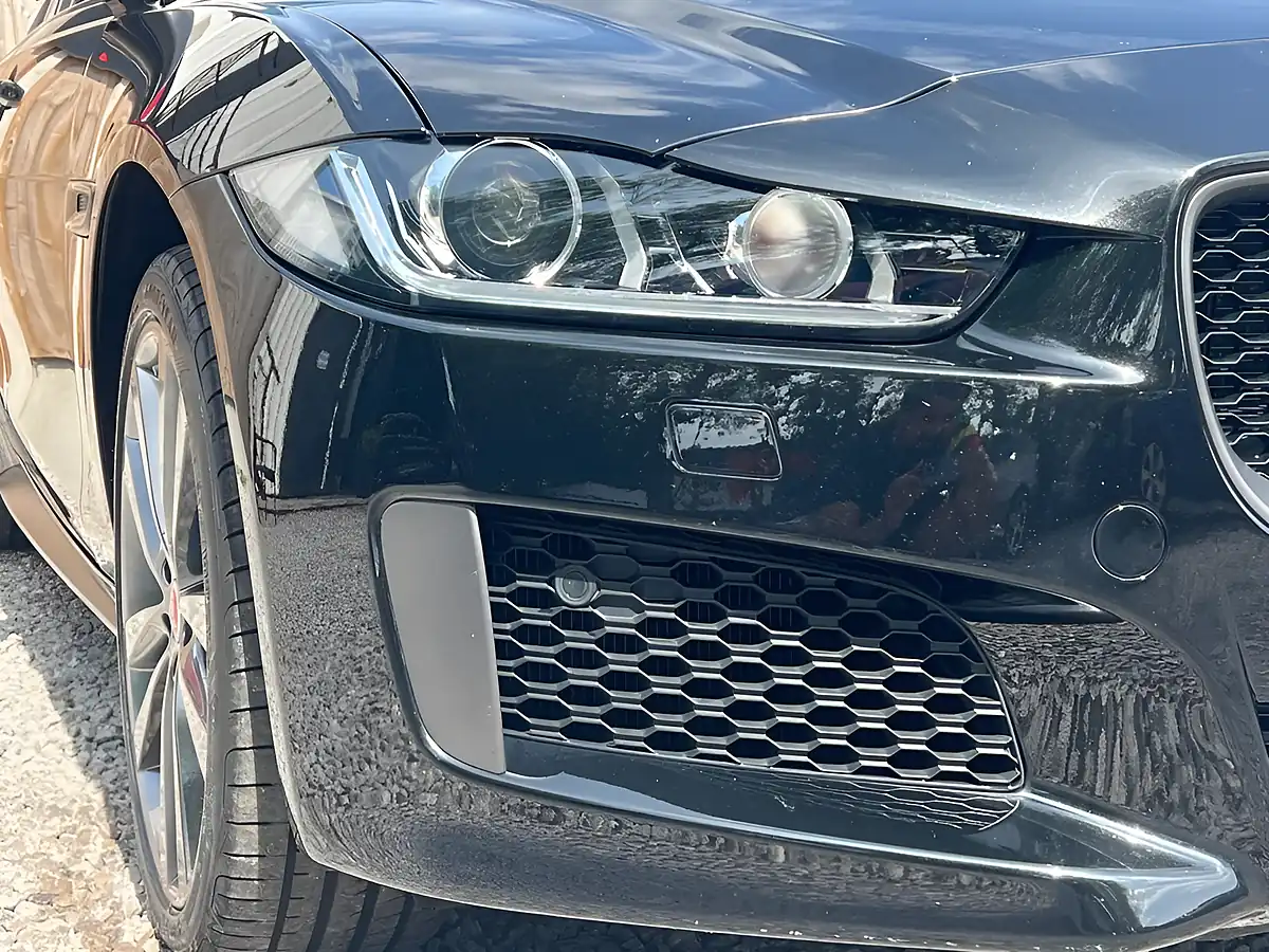 Used 2018 Jaguar Xe 300 Sport Black - Interior and Exterior details 12