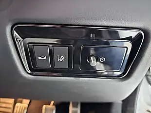 Used 2018 Jaguar Xe R-Sport White - Interior and Exterior details 12