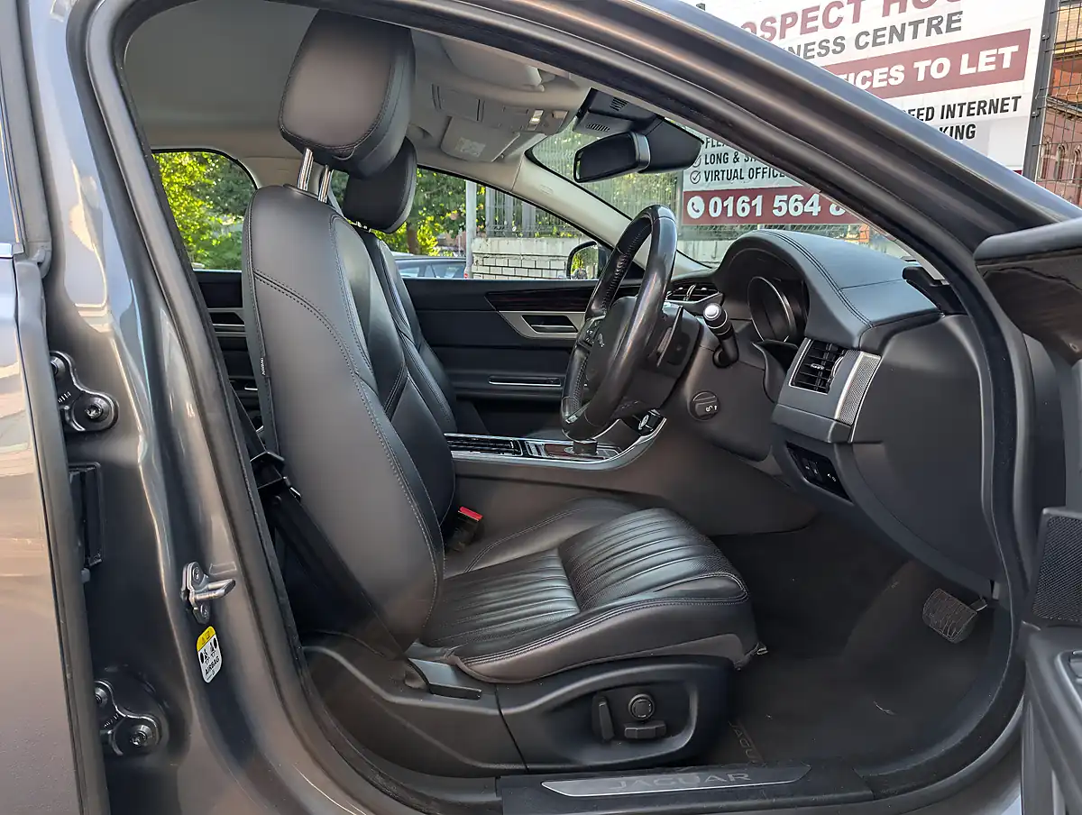 Used 2018 Jaguar Xf Portfolio - Interior and Exterior details 12