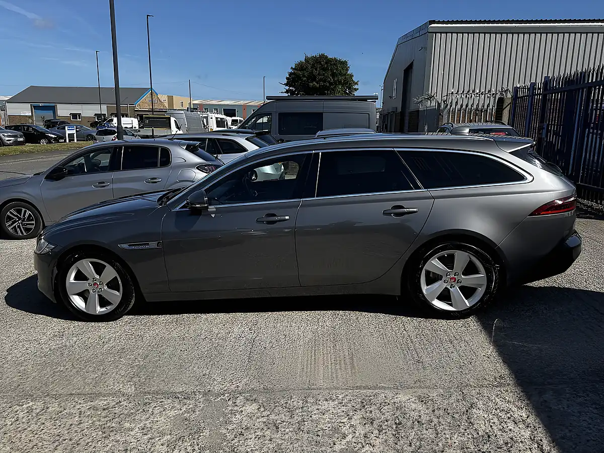 Used 2018 Jaguar Xf Portfolio Sportbrake Corris Grey Met - Interior and Exterior details 17