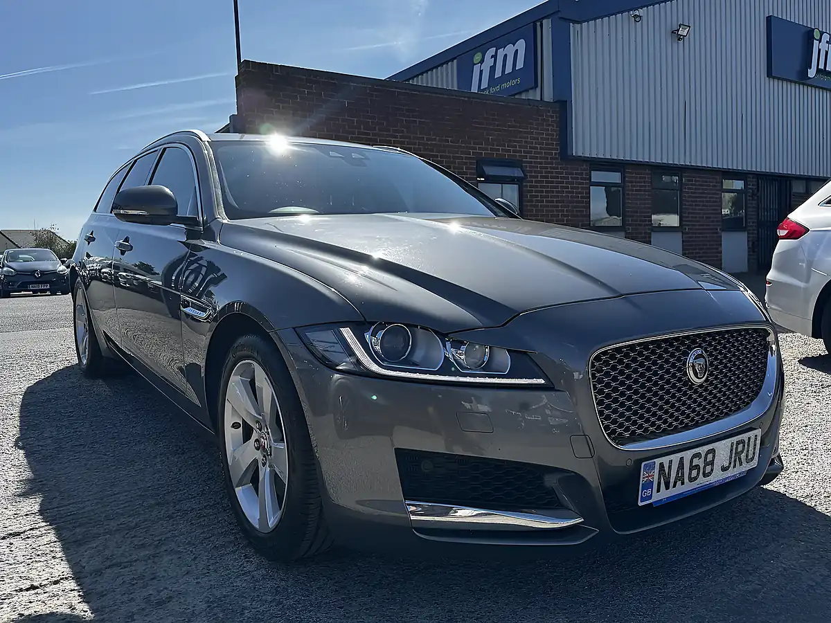 Used 2018 Jaguar Xf Portfolio Sportbrake Corris Grey Met - Interior and Exterior details 19