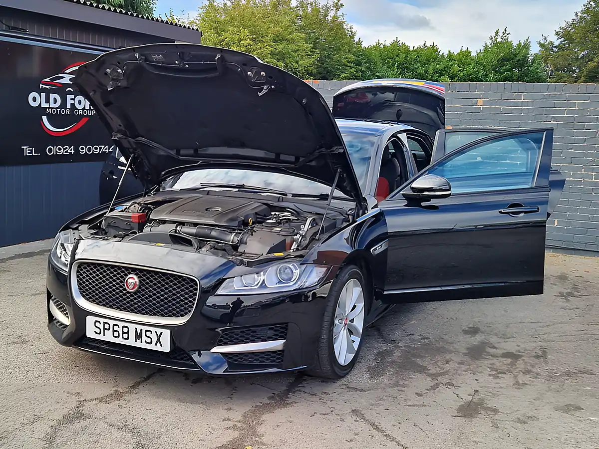 Used 2018 Jaguar Xf R-Sport Black - Interior and Exterior details 10