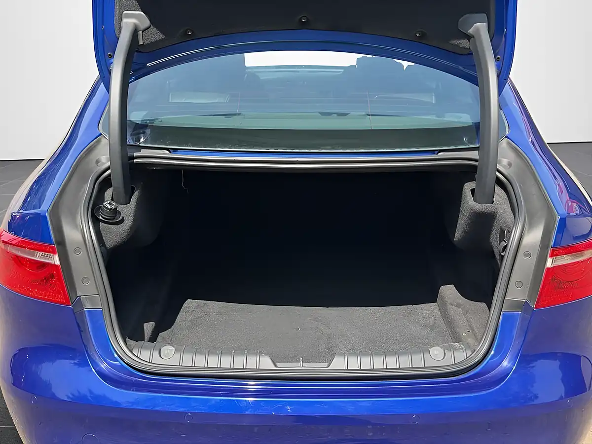 Used 2018 Jaguar Xf R-Sport Blue - Interior and Exterior details 13