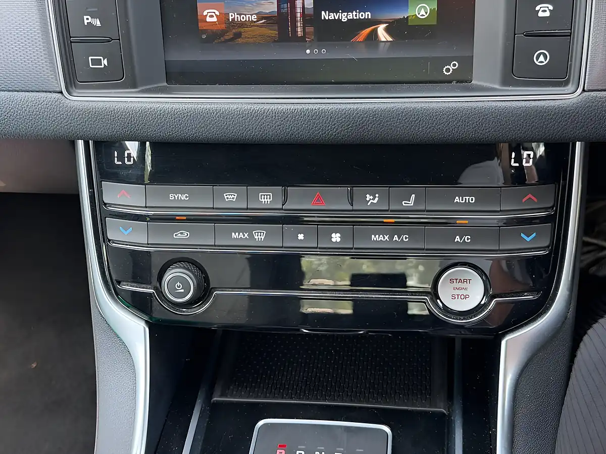 Used 2018 Jaguar Xf R-Sport Blue - Interior and Exterior details 15