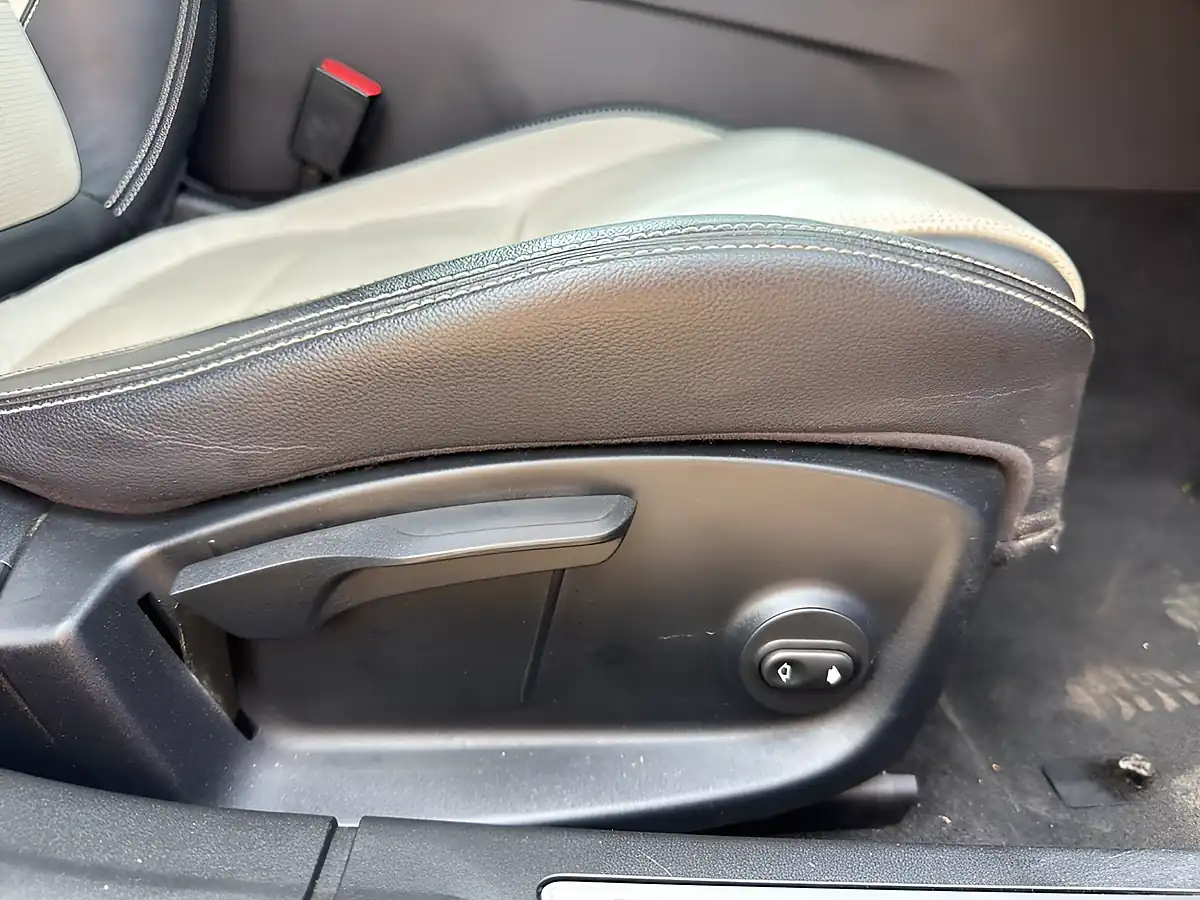 Used 2018 Jaguar Xf R-Sport Blue - Interior and Exterior details 20