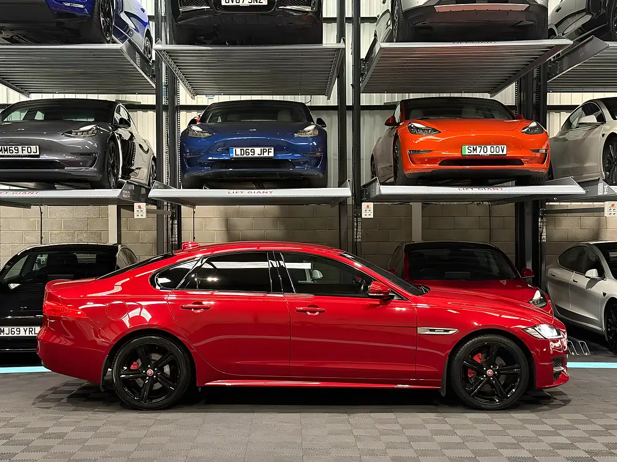 Used 2018 Jaguar Xf R-Sport Red - Interior and Exterior details 10