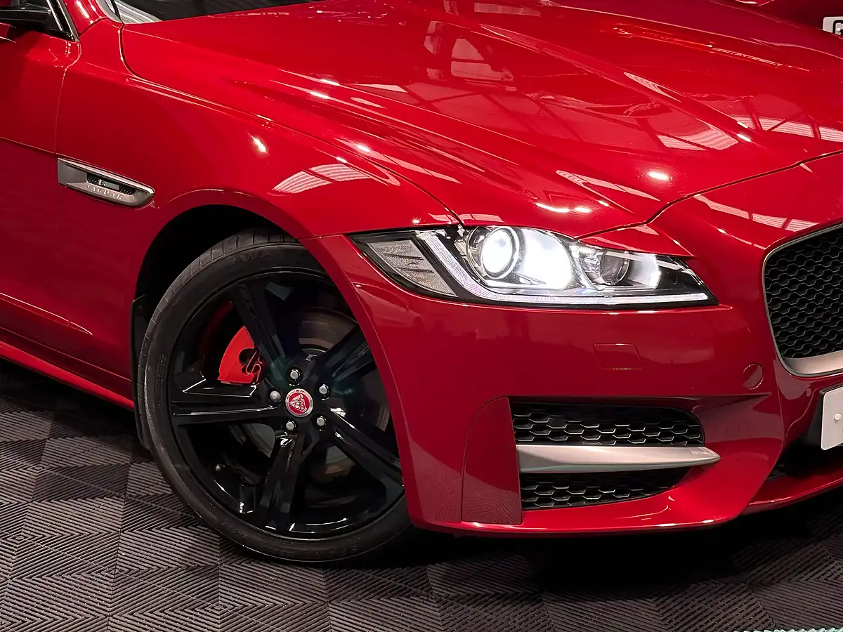 Used 2018 Jaguar Xf R-Sport Red - Interior and Exterior details 11