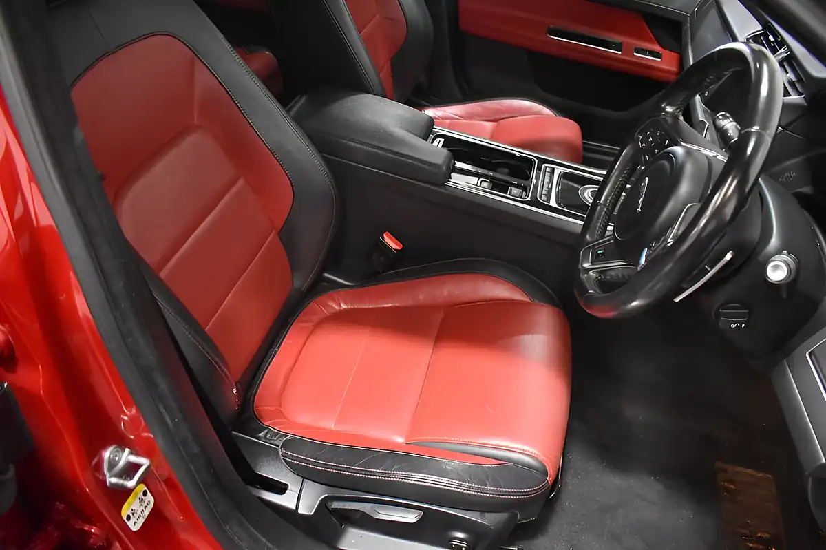 Used 2018 Jaguar Xf R-Sport Red - Interior and Exterior details 10