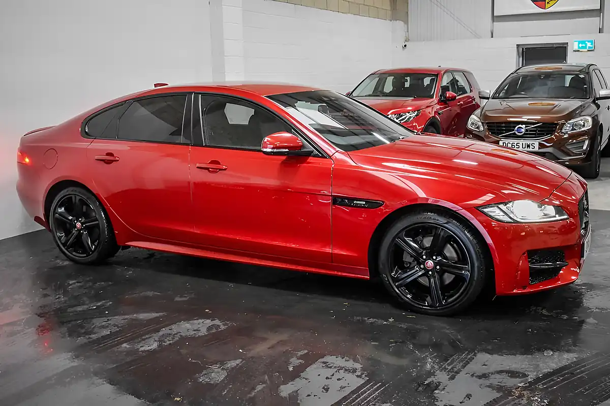 Used 2018 Jaguar Xf R-Sport Red - Interior and Exterior details 3