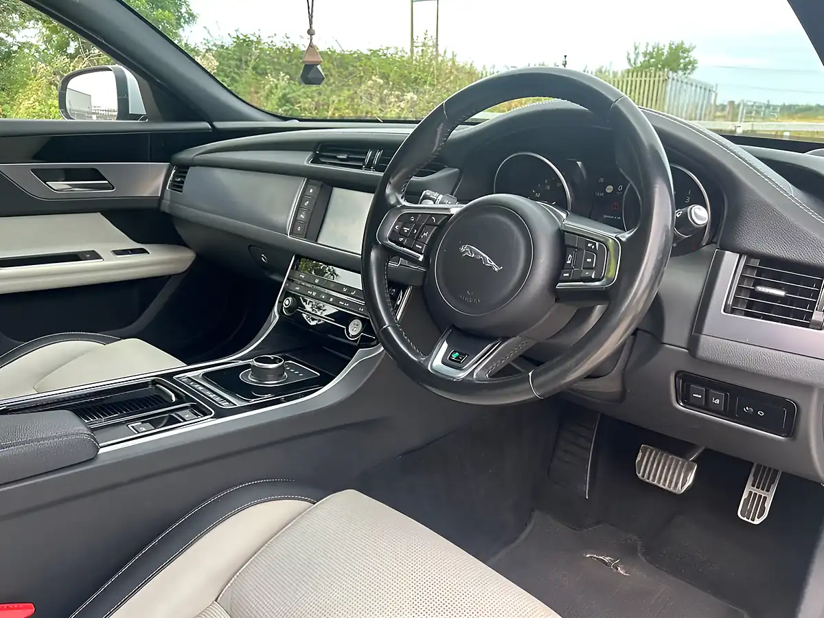Used 2018 Jaguar Xf R-Sport Silver - Interior and Exterior details 11