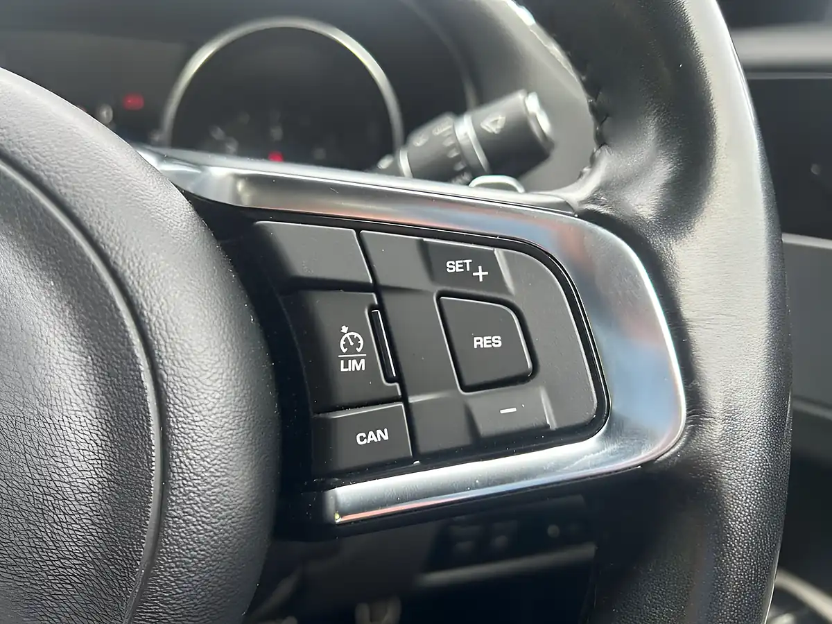 Used 2018 Jaguar Xf R-Sport Silver - Interior and Exterior details 12