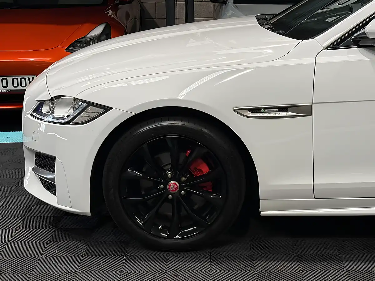 Used 2018 Jaguar Xf R-Sport White - Interior and Exterior details 14