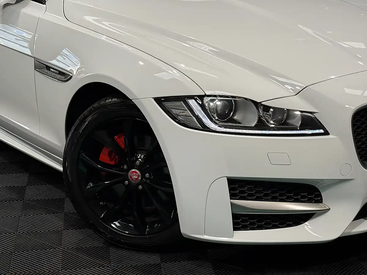 Used 2018 Jaguar Xf R-Sport White - Interior and Exterior details 15