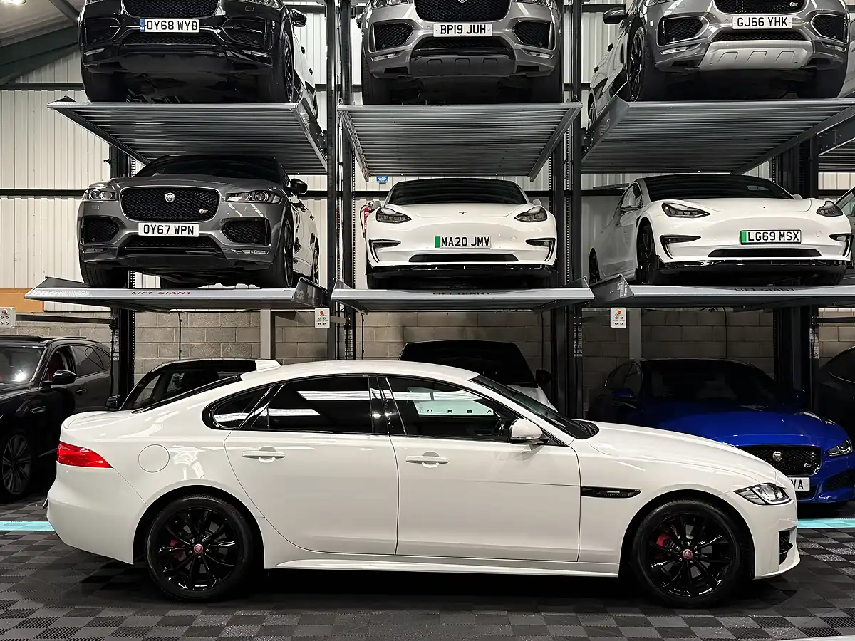Used 2018 Jaguar Xf R-Sport White - Interior and Exterior details 10