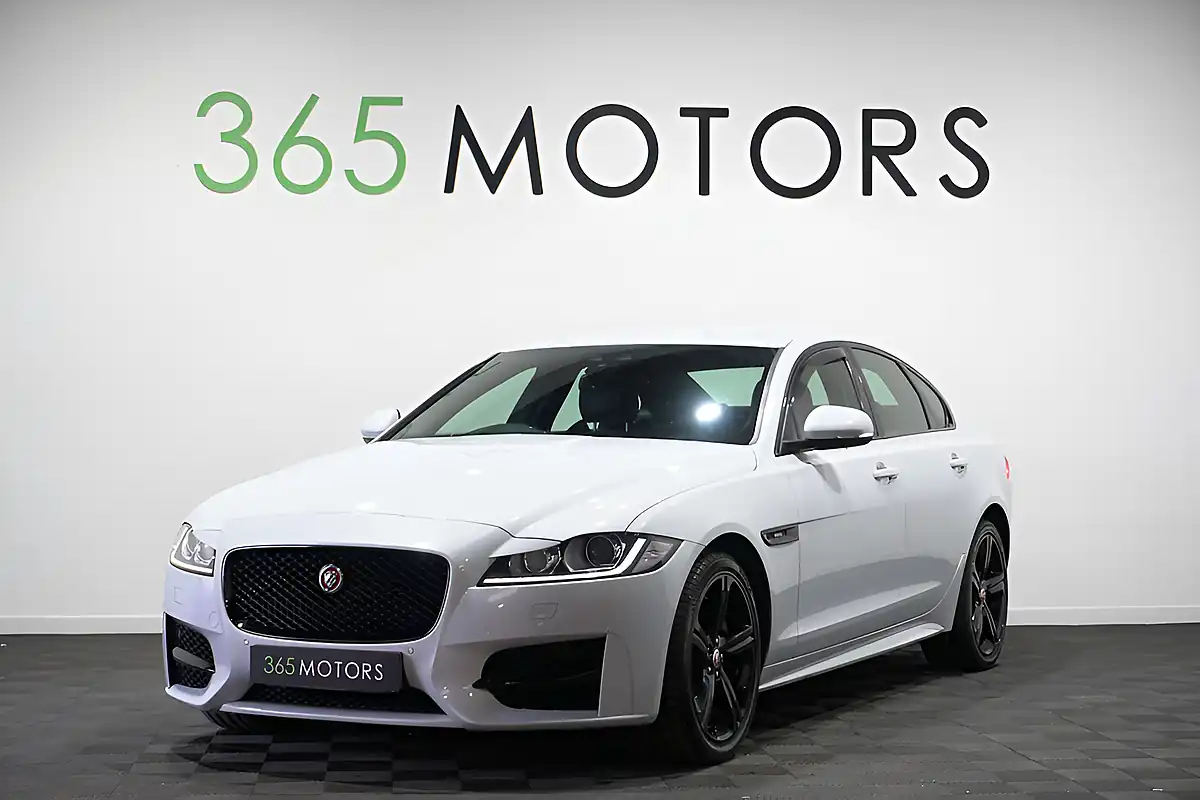 Used 2018 Jaguar Xf R-Sport Yulong White - Front View