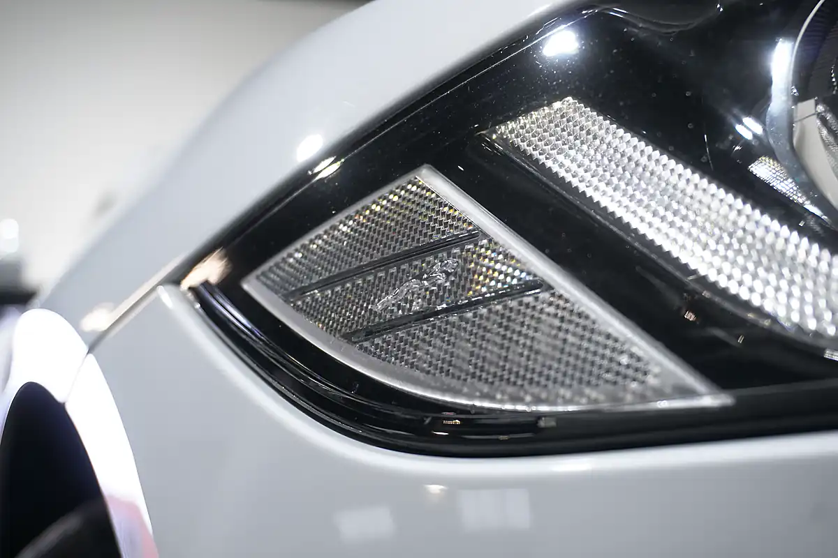 Used 2018 Jaguar Xf R-Sport Yulong White - Interior and Exterior details 14