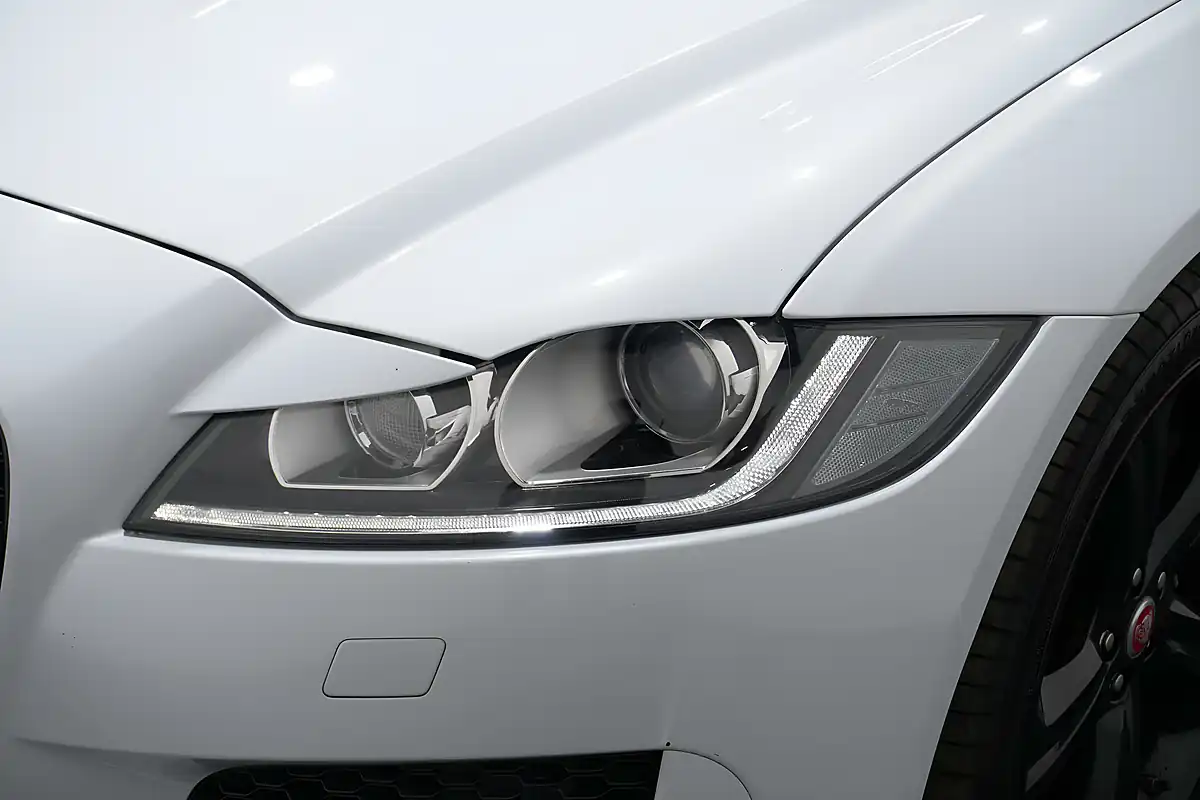 Used 2018 Jaguar Xf R-Sport Yulong White - Interior and Exterior details 15