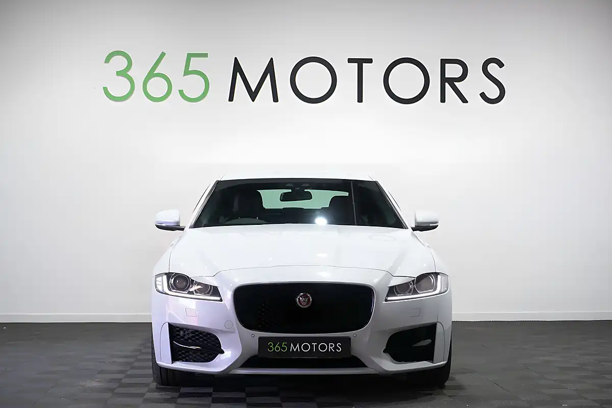 Used 2018 Jaguar Xf R-Sport Yulong White - Interior and Exterior details 7