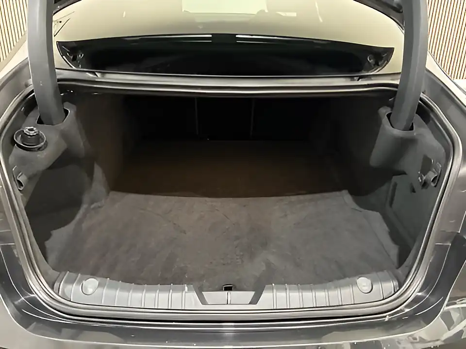 Used 2018 Jaguar Xf S Grey - Interior and Exterior details 17