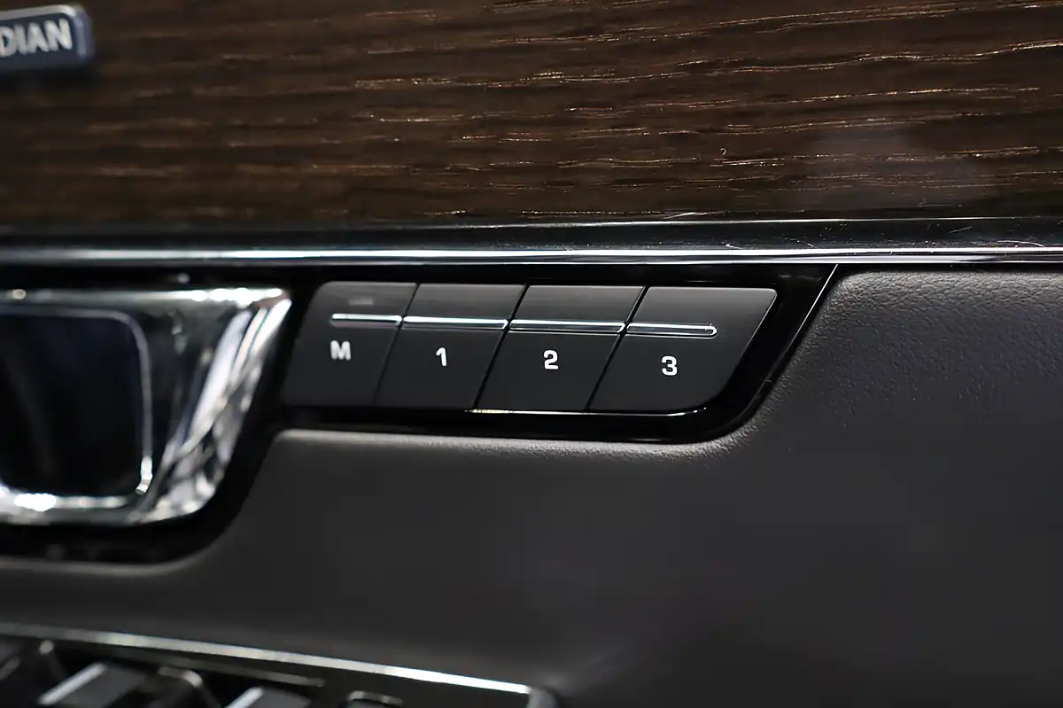 Used 2018 Jaguar Xj Luxury Blue - Interior and Exterior details 12