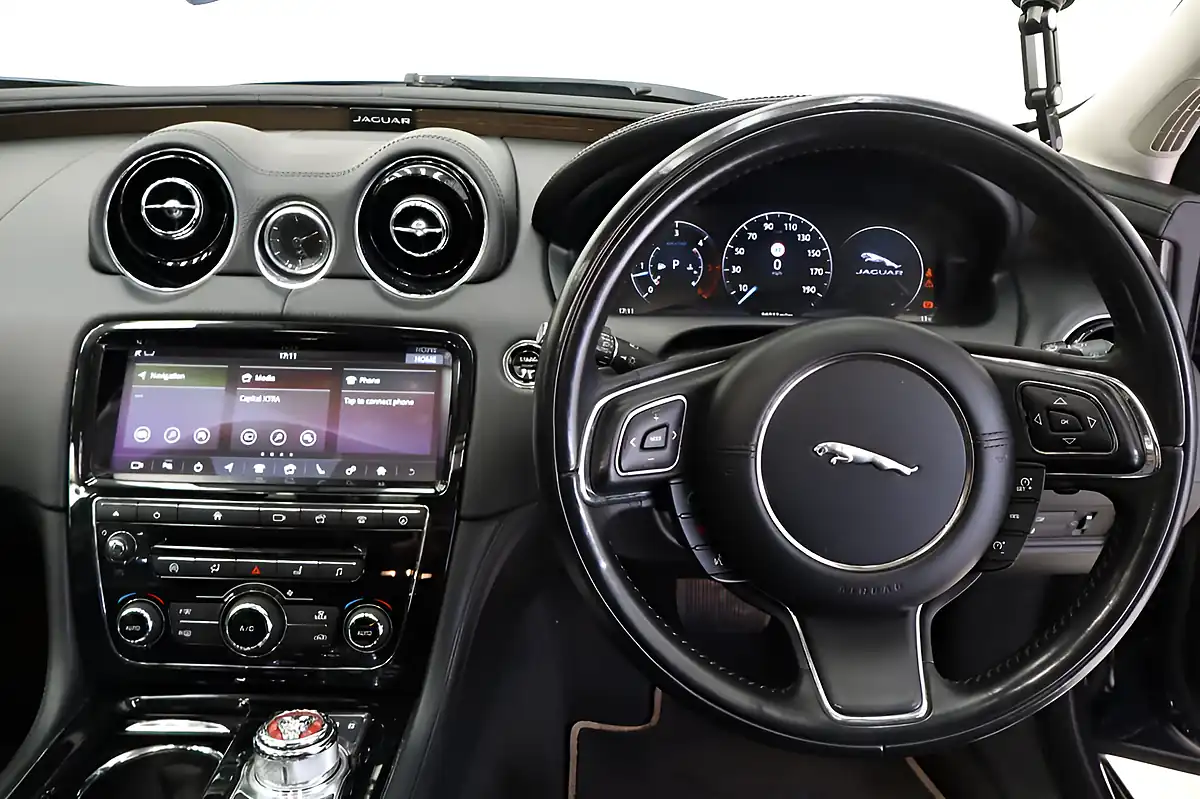 Used 2018 Jaguar Xj Luxury Blue - Interior and Exterior details 14