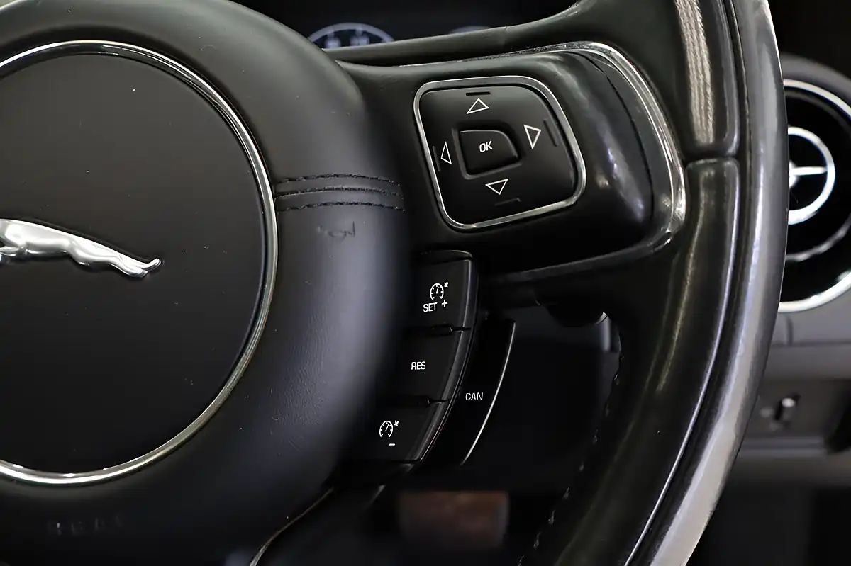 Used 2018 Jaguar Xj Luxury Blue - Interior and Exterior details 16