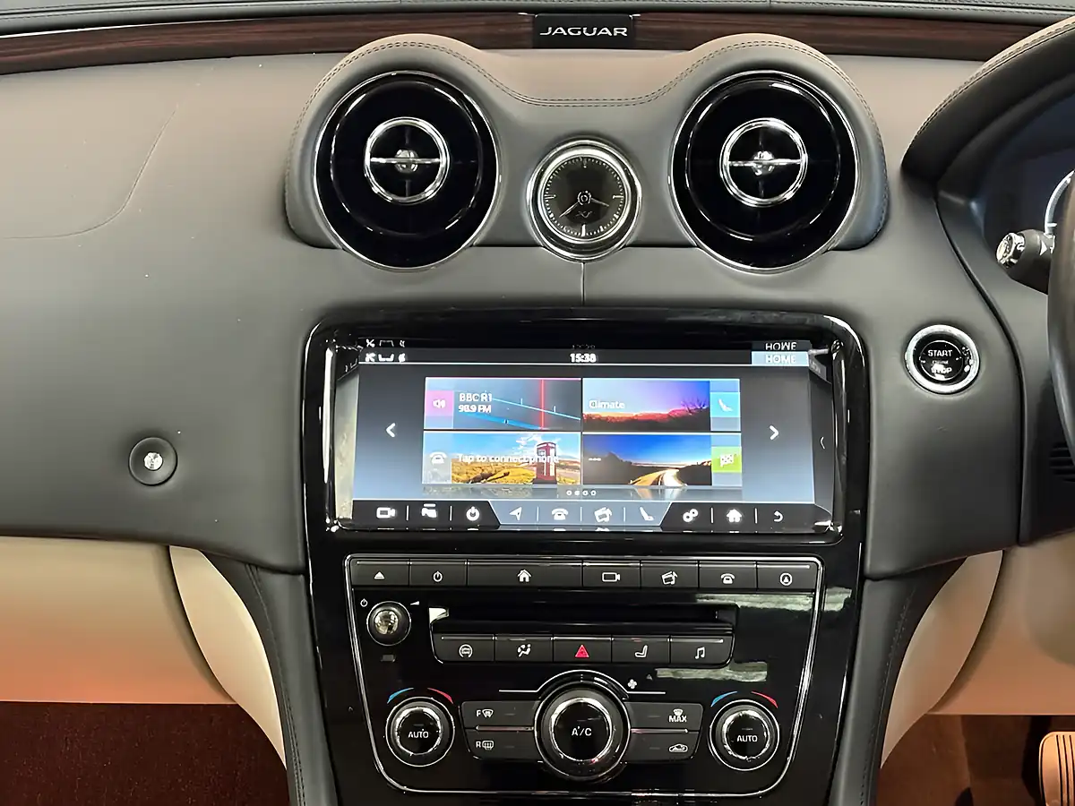 Used 2018 Jaguar Xj Portfolio Blue - Interior and Exterior details 10