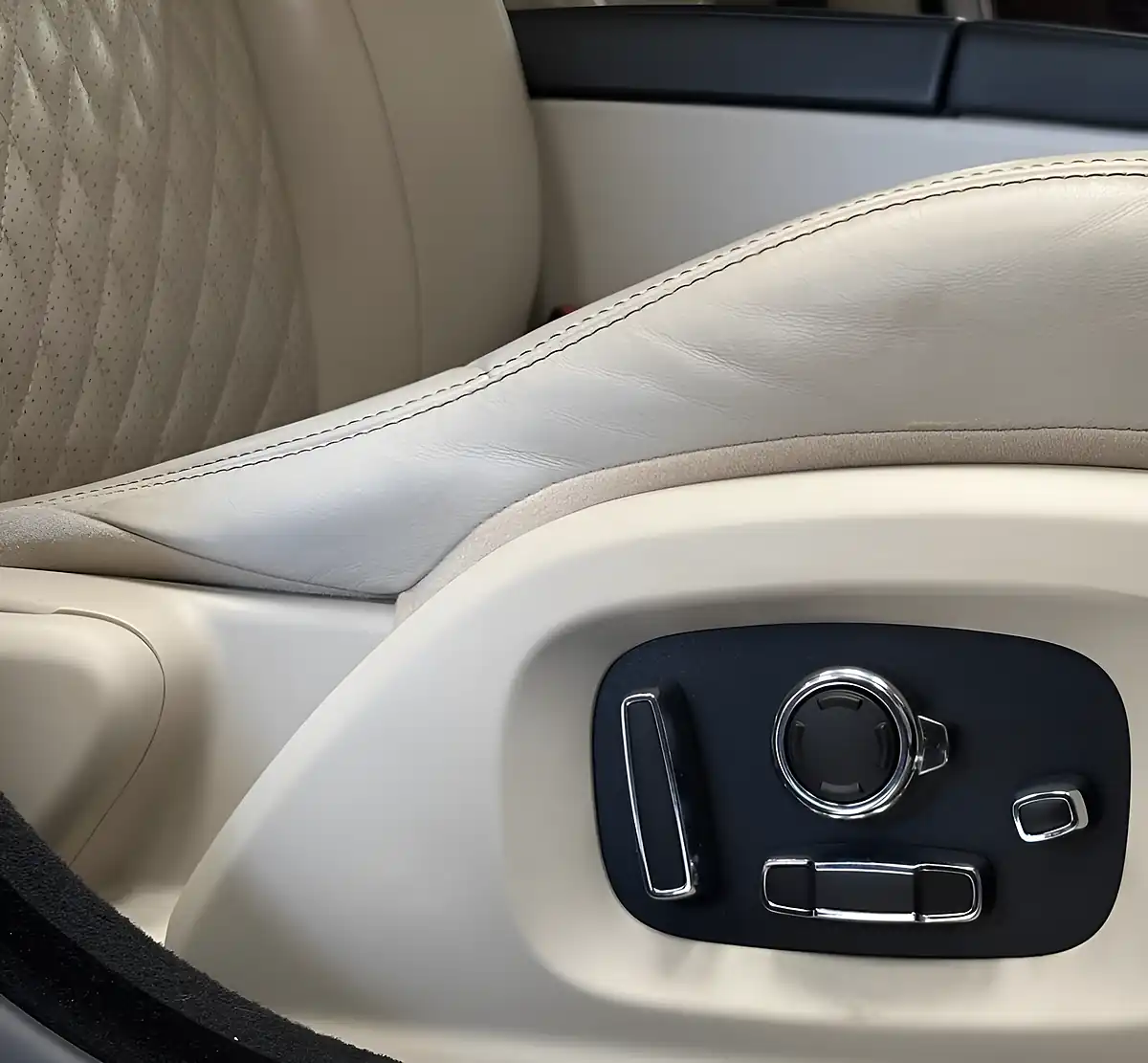 Used 2018 Jaguar Xj Portfolio Blue - Interior and Exterior details 13